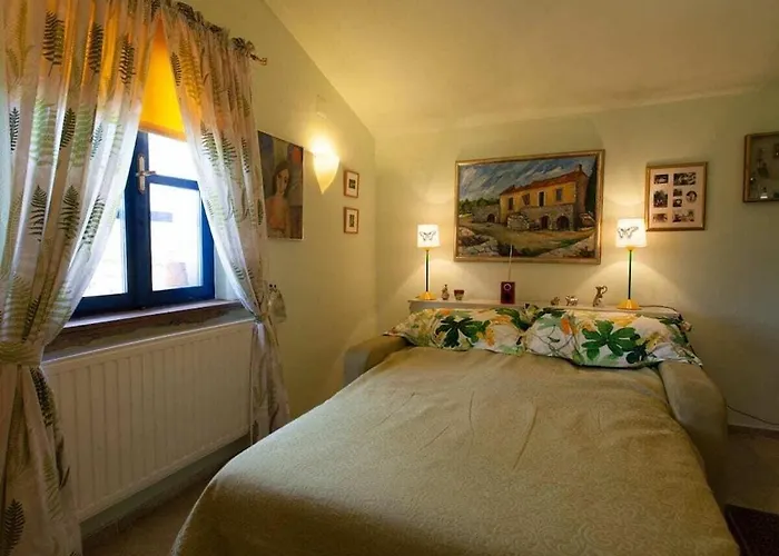 度假居 In With Swimming Pool Dobrinj