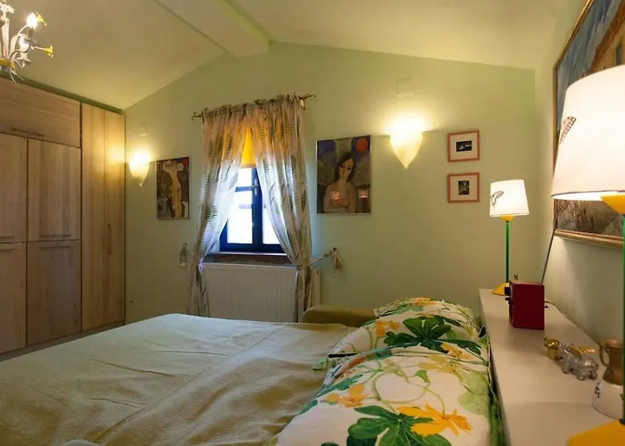 In With Swimming Pool 度假居