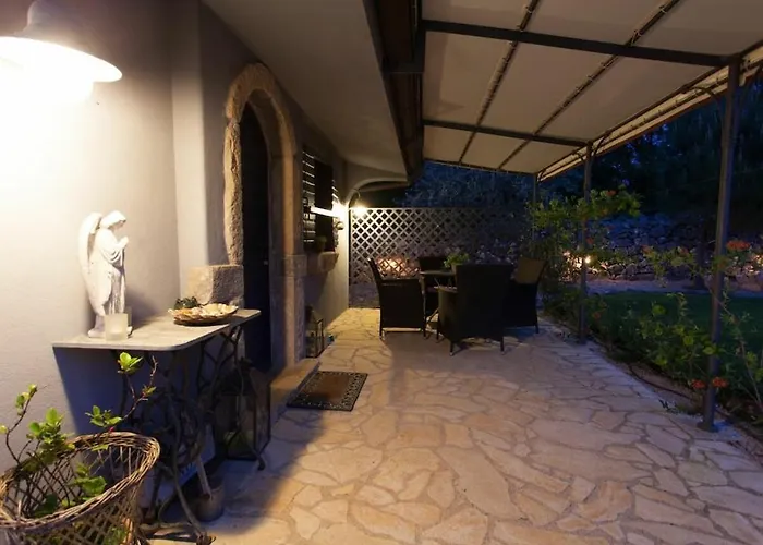 In With Swimming Pool 度假居