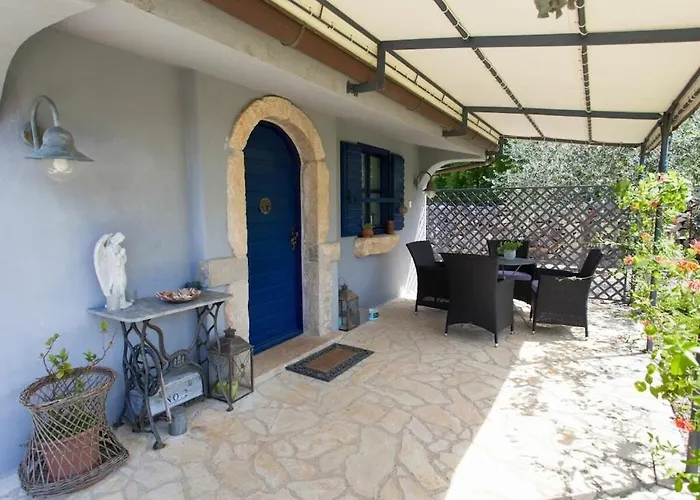 In With Swimming Pool 度假居 Dobrinj